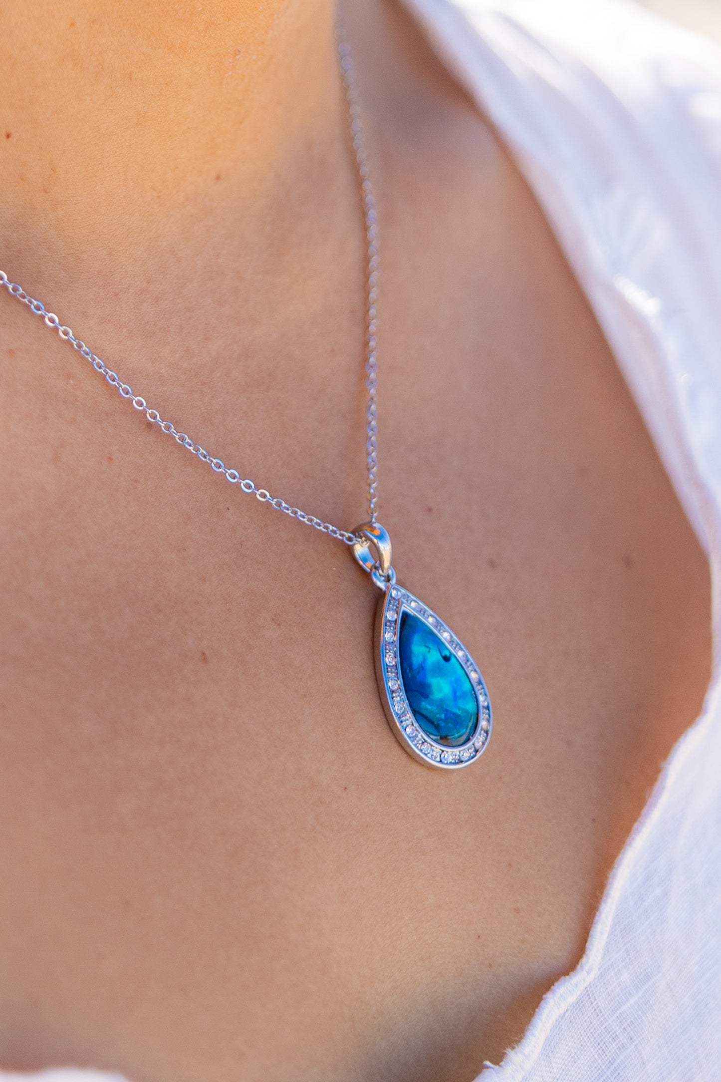PAUA SHELL PENDANT BOXED